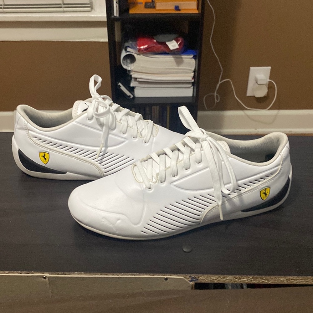 Ferrari Pumas size 9
